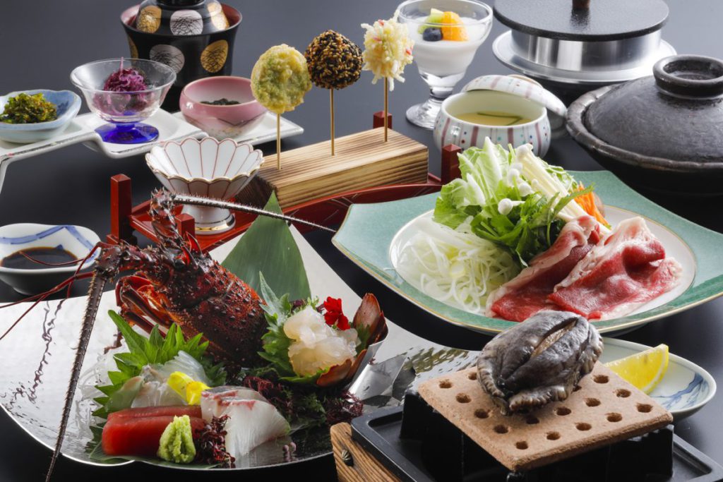 日帰り/鳥羽湾のホテルで味わう海の幸 鳥羽 浦村かき食べ放題VS伊勢海老・あわび会席