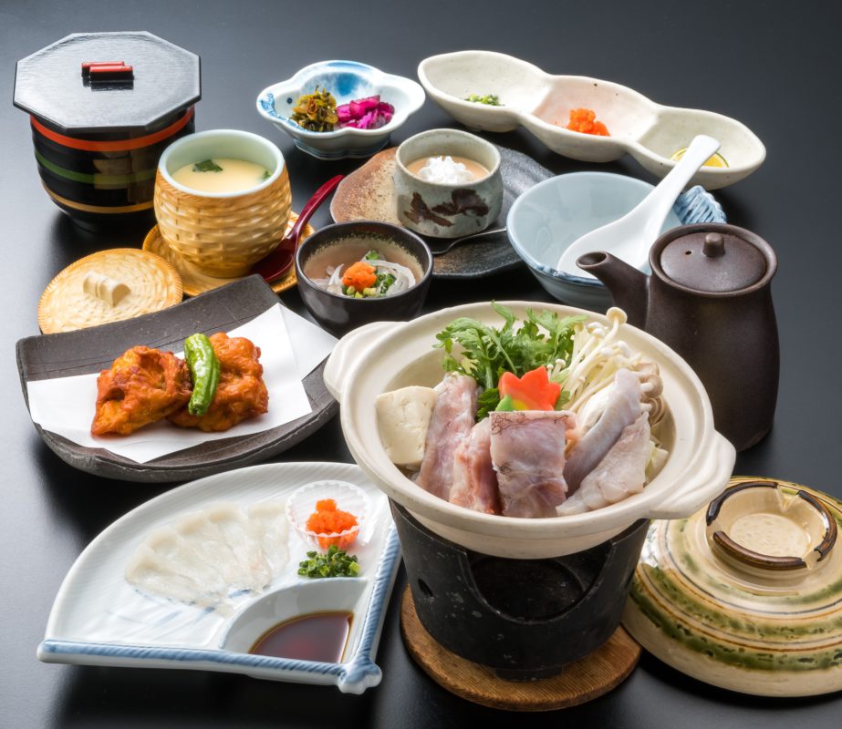 日帰り/南知多の旅館でいただく ふぐづくし会席