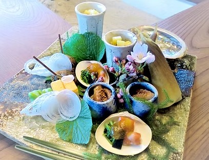 日帰り/ミシュラン１つ星料亭「鄙芽」＆ルーブル彫刻美術館