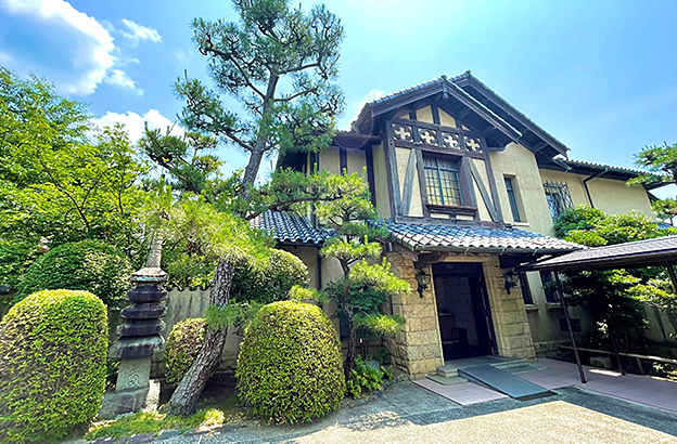 日帰り/大阪　小林一三の旧邸・邸宅レストラン登録有形文化財　雅俗山荘と「太陽の塔」内部観覧