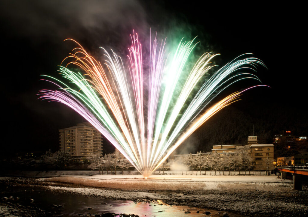 1泊2日/水明館で下呂温泉冬花火を見よう！　名古屋席・春日井車庫発