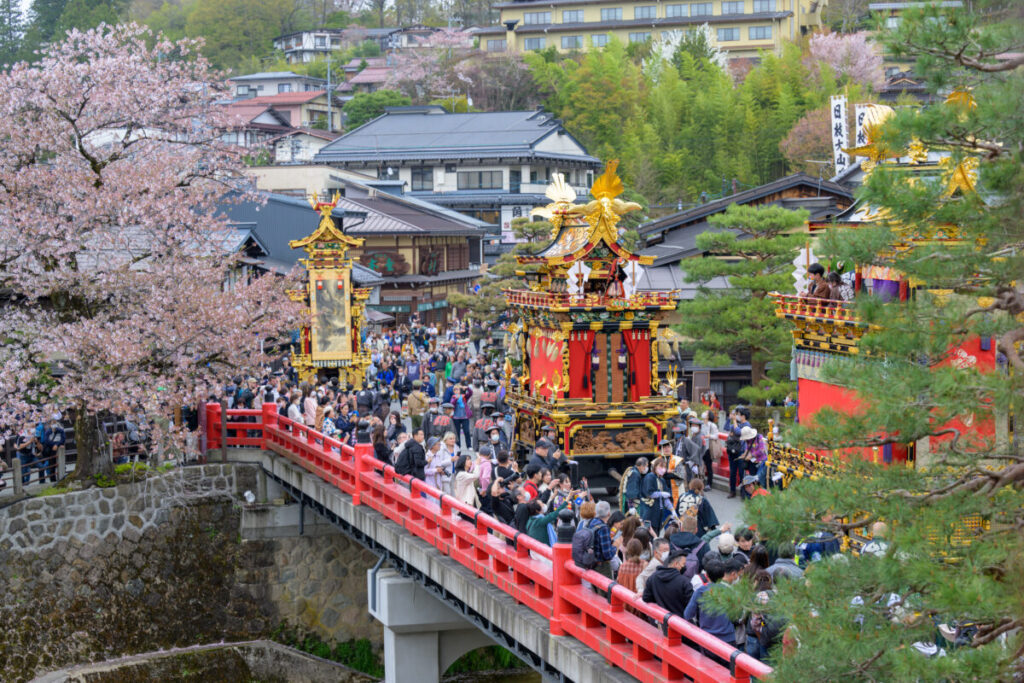 日帰り/春の高山祭「山王祭」