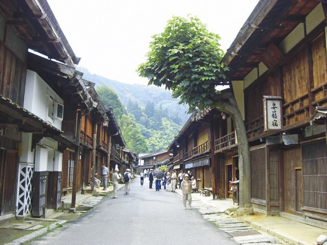 日帰り/中山道の宿場町 馬籠宿から妻籠宿を歩こう