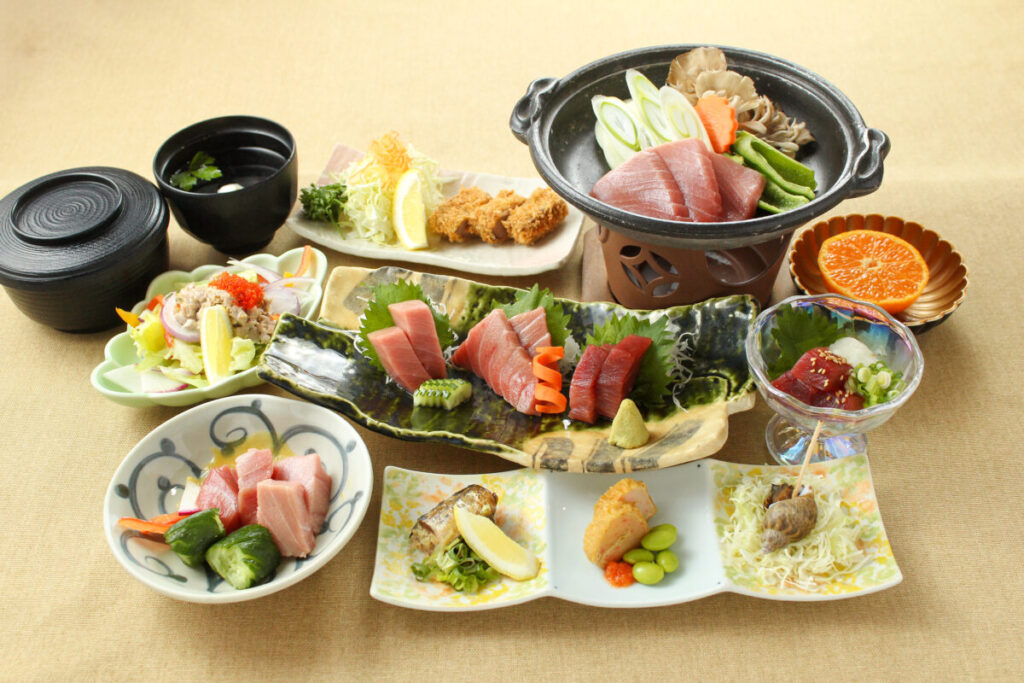 日帰り/蒲郡 蒲郡まぐろづくし膳と伊良湖メロン狩り