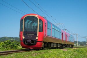 トイレ付バスで行く 【名古屋駅発】＊１泊４食付＊『高原リゾートホテルと貸切リゾート列車「雪月花」の優雅な列車旅』