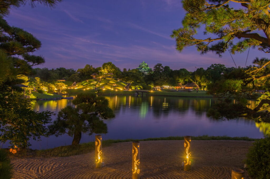 日本三名園・岡山後楽園“夏の幻想庭園”とおかやま白桃狩り