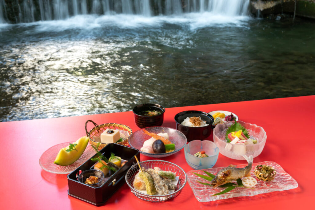 日帰り/京都　貴船の川床料理