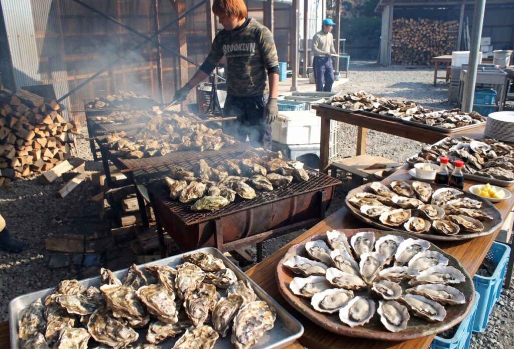 【日帰り】鳥羽浦村　かき小屋焼きかき・蒸しかき食べ放題！